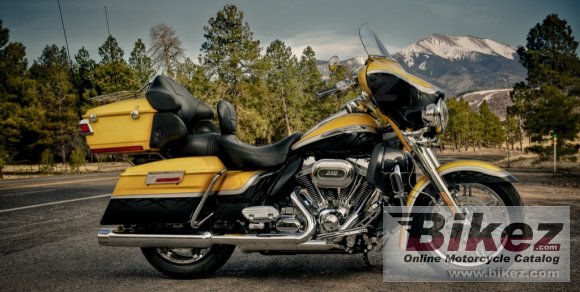 2012 Harley-Davidson FLHTCUSE7 CVO Ultra Classic Electra Glide photo